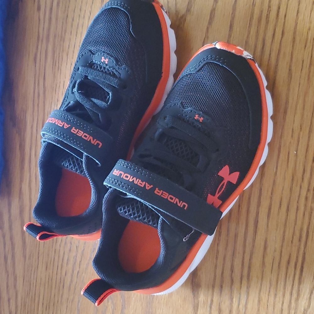 Boys New Under Armour shoes.  Size 11.5.